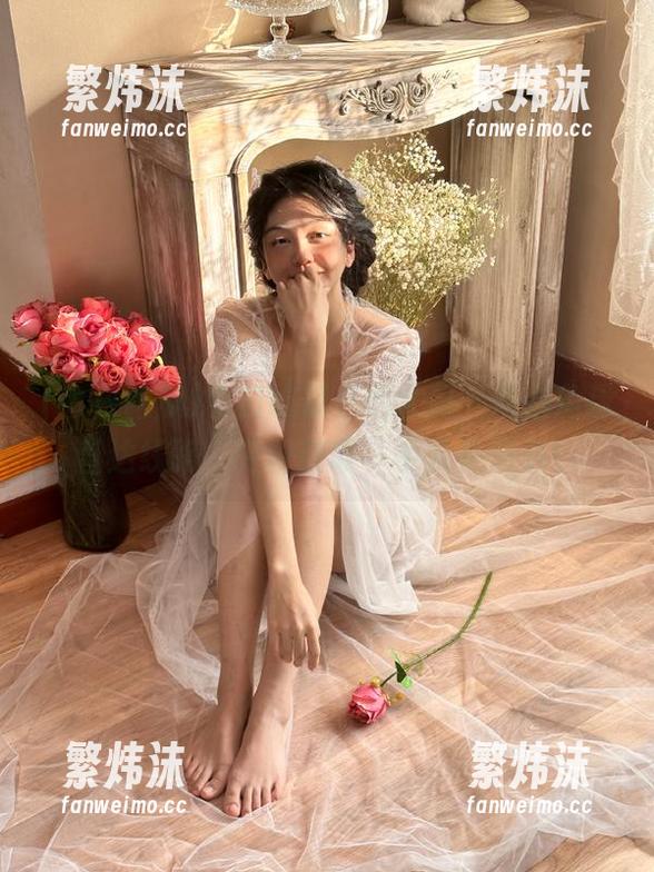 今日吃瓜必吃大瓜，开通免费直达线路，轻松获取一手八卦消息！
