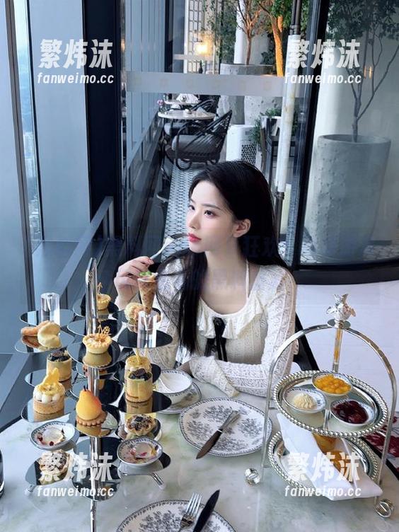 黑料网app网页狂欢：动漫游戏玩家必看的黑料盛宴